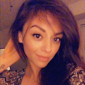 Meet your Posher, Joni